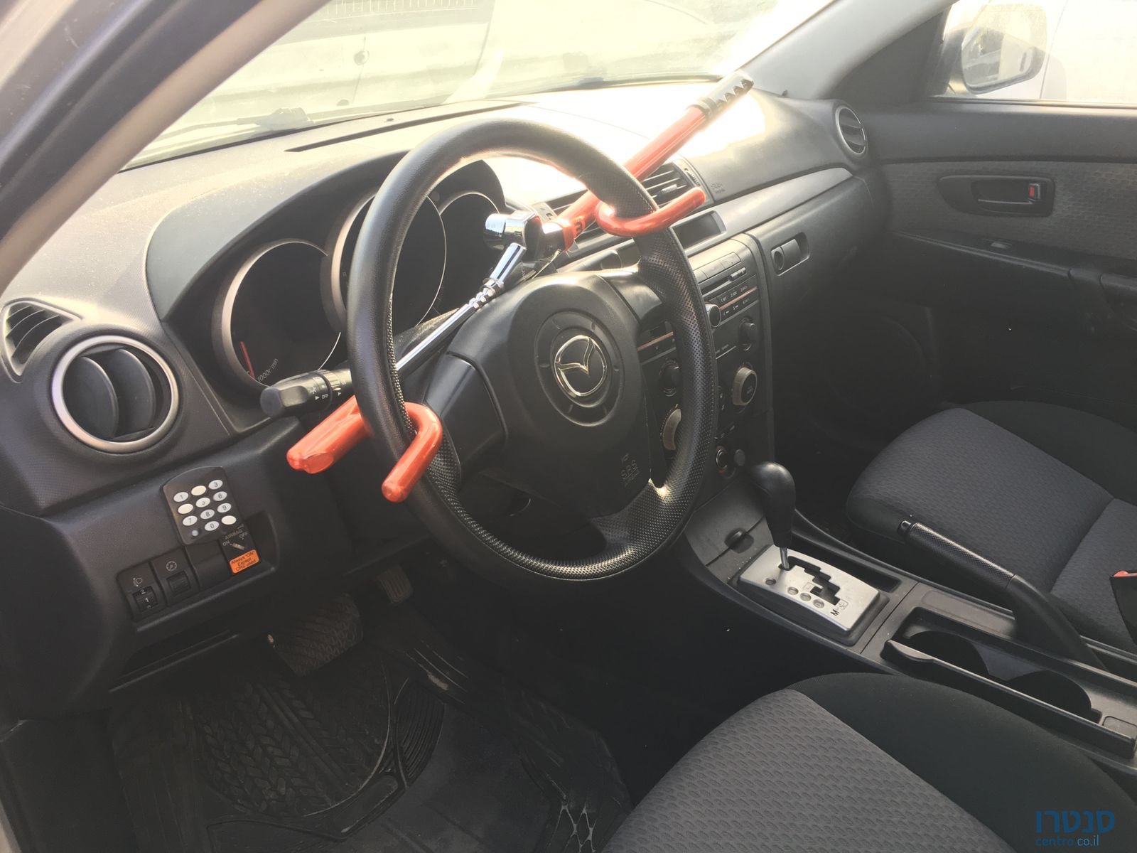 2006' Mazda 3 photo #7