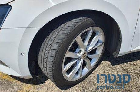 2015' Skoda Superb סקודה סופרב photo #3