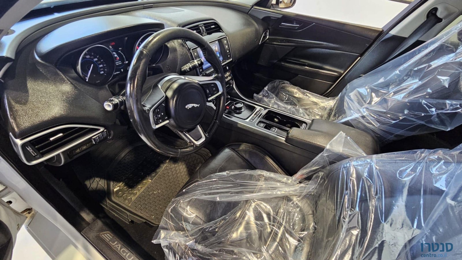 2018' Jaguar XE photo #6