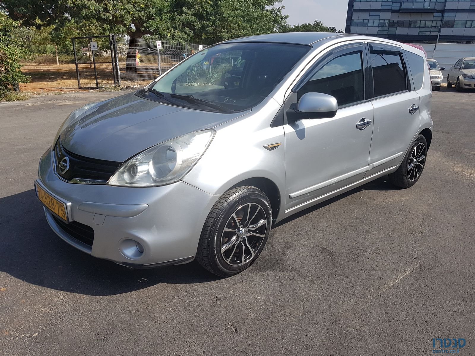 2011' Nissan Note photo #1