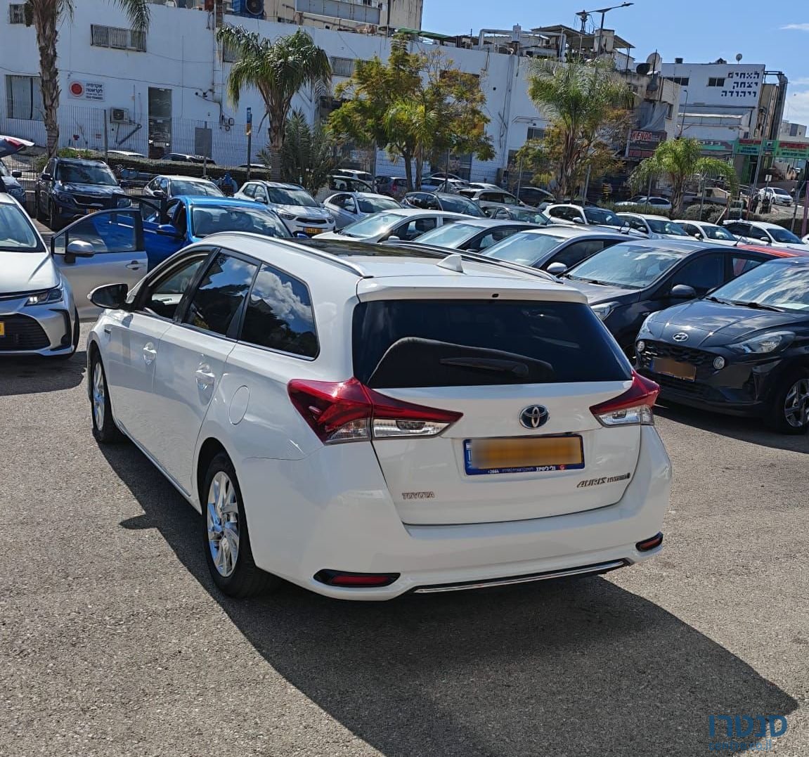 2016' Toyota Auris טויוטה אוריס photo #2