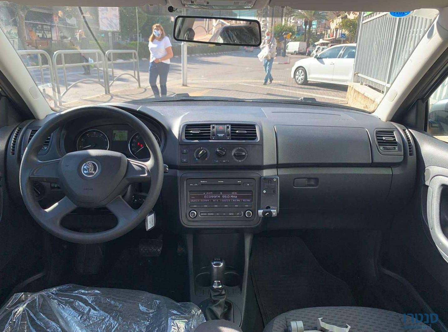 2013' Skoda Fabia סקודה פאביה photo #2