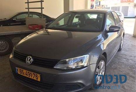 2012' Volkswagen Jetta photo #3