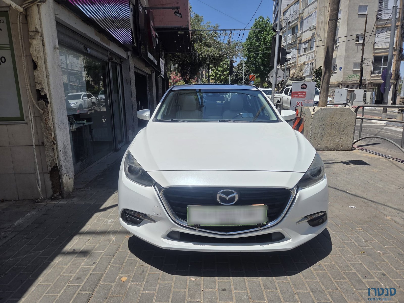 2017' Mazda 3 photo #3