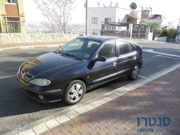 2001' Renault photo #1