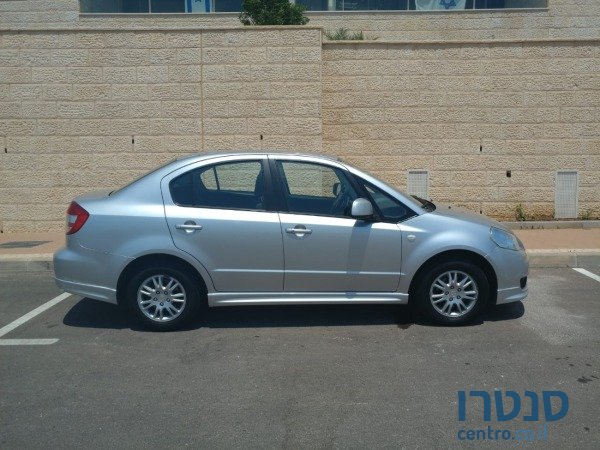 2014' Suzuki SX4 photo #1