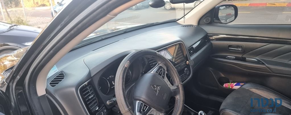 2018' Mitsubishi Outlander מיצובישי אאוטלנדר photo #3