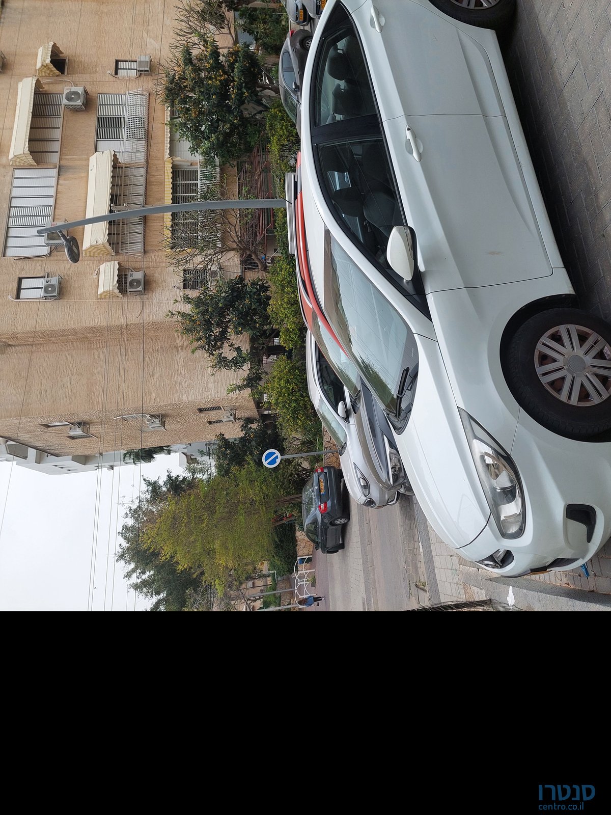 2013' Hyundai i25 יונדאי photo #1