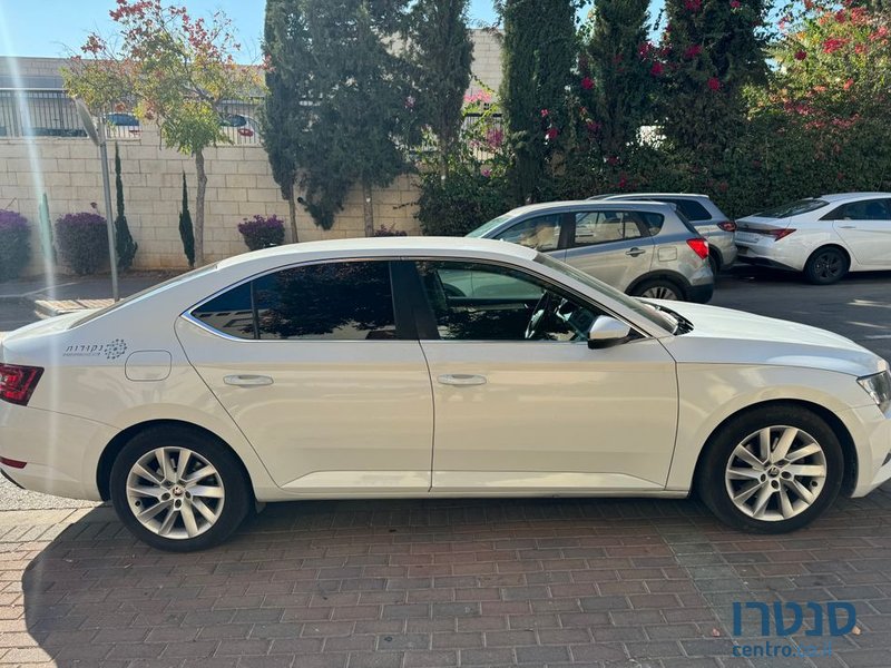 2019' Skoda Superb סקודה סופרב photo #4