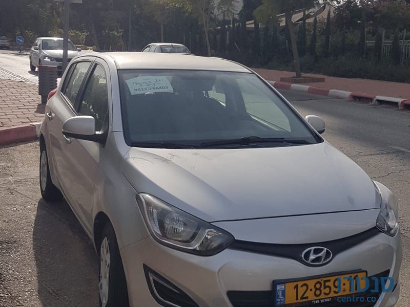 2013' Hyundai i20 יונדאי photo #2