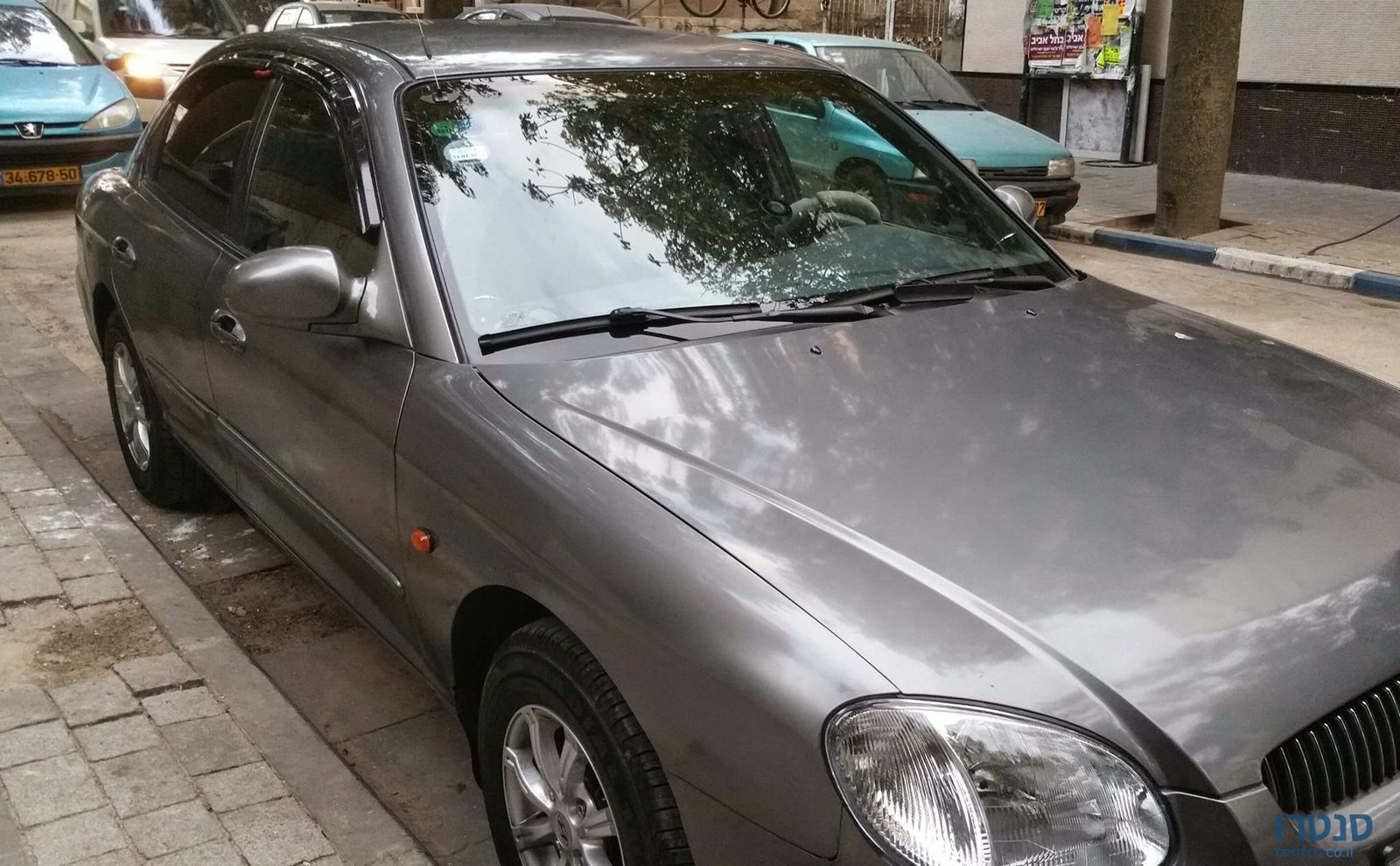 2001' Hyundai Sonata photo #4