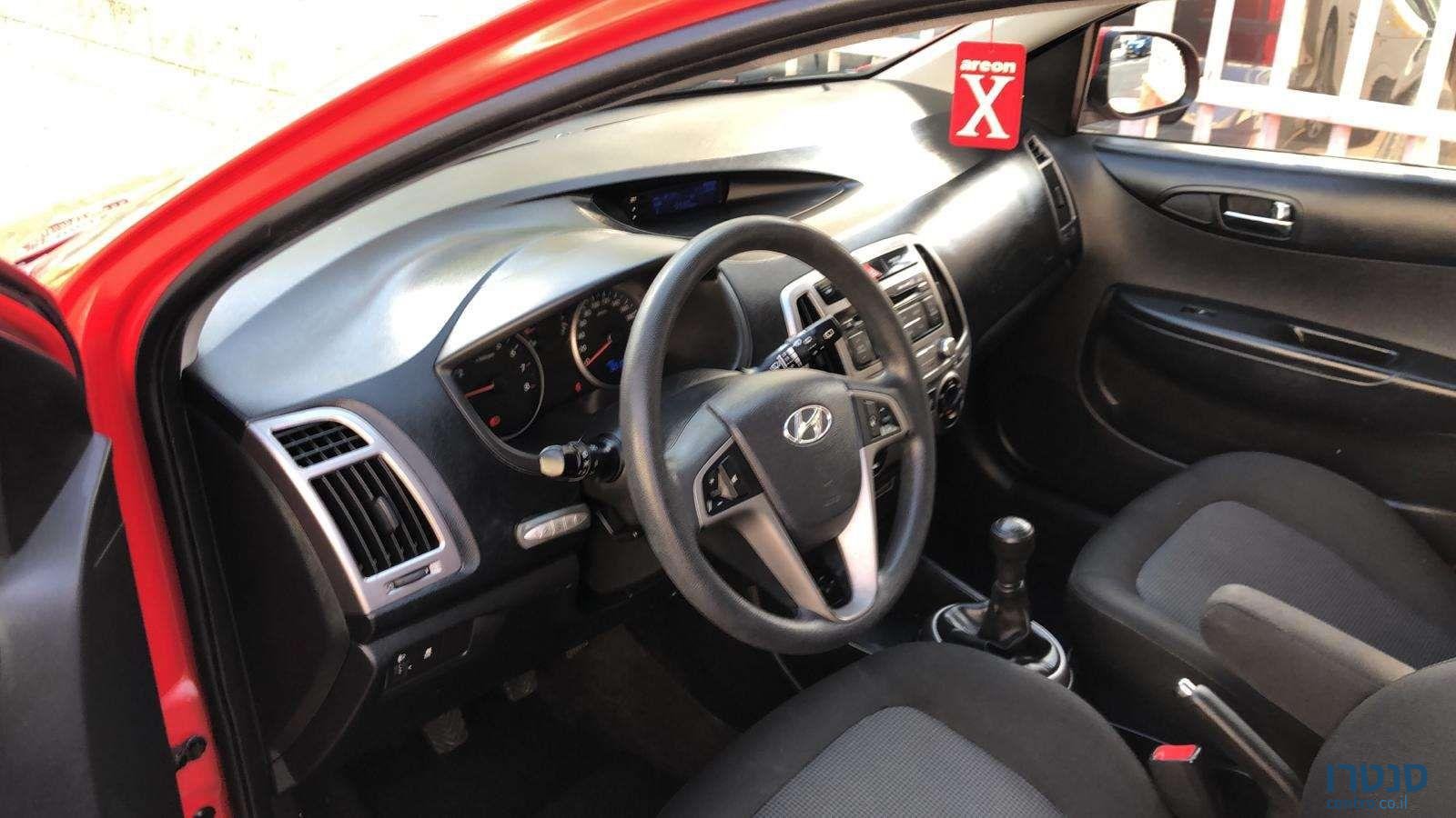 2012' Hyundai i20 יונדאי photo #1