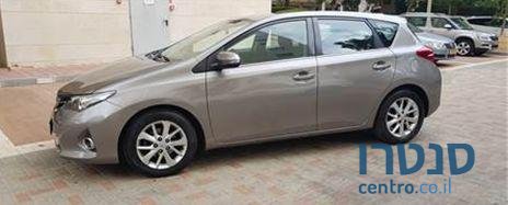 2013' Toyota Auris טויוטה אוריס photo #2