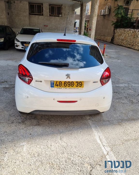2016' Peugeot 208 פיג'ו photo #3