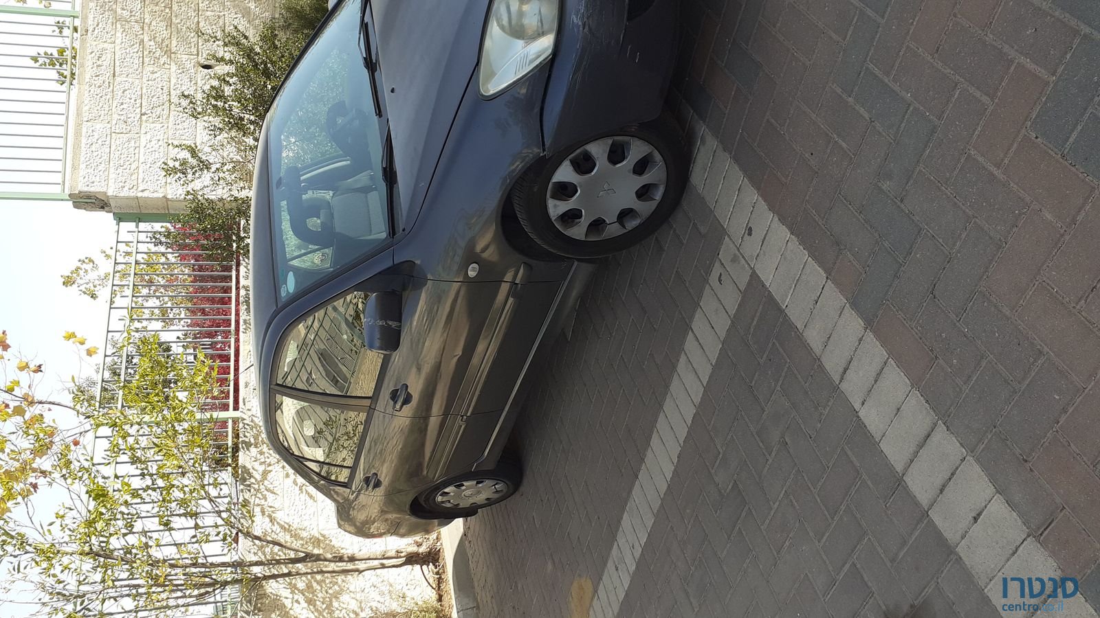 2006' Mitsubishi Lancer photo #3