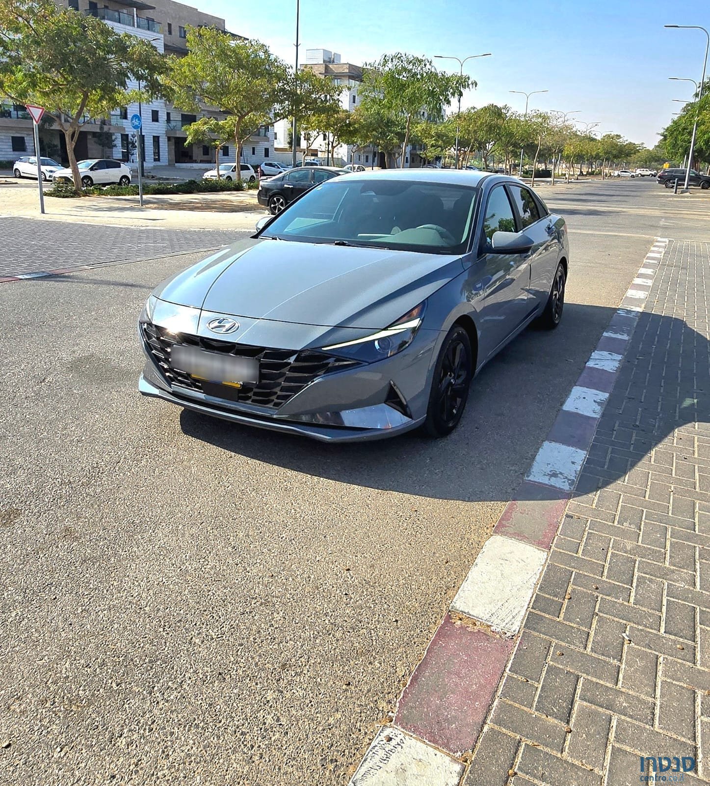 2022' Hyundai Elantra photo #1