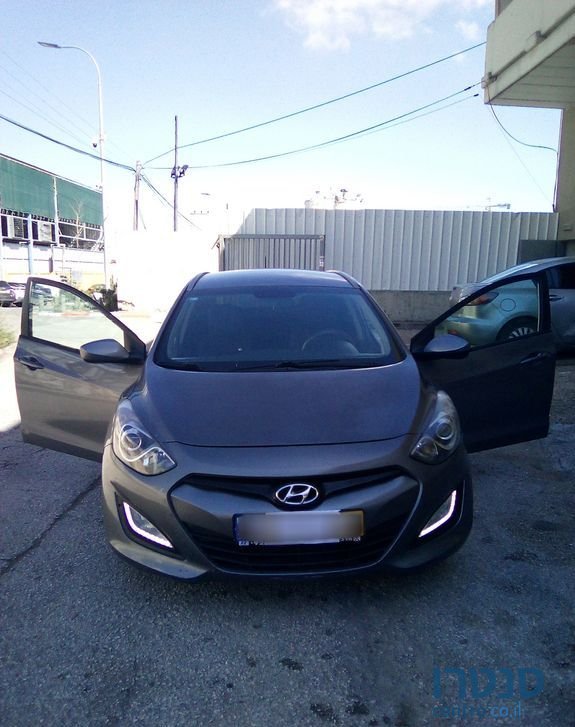 2012' Hyundai i30 יונדאי photo #3