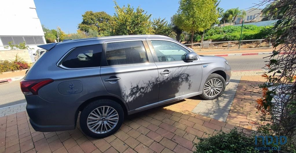 2020' Mitsubishi Outlander מיצובישי אאוטלנדר photo #1