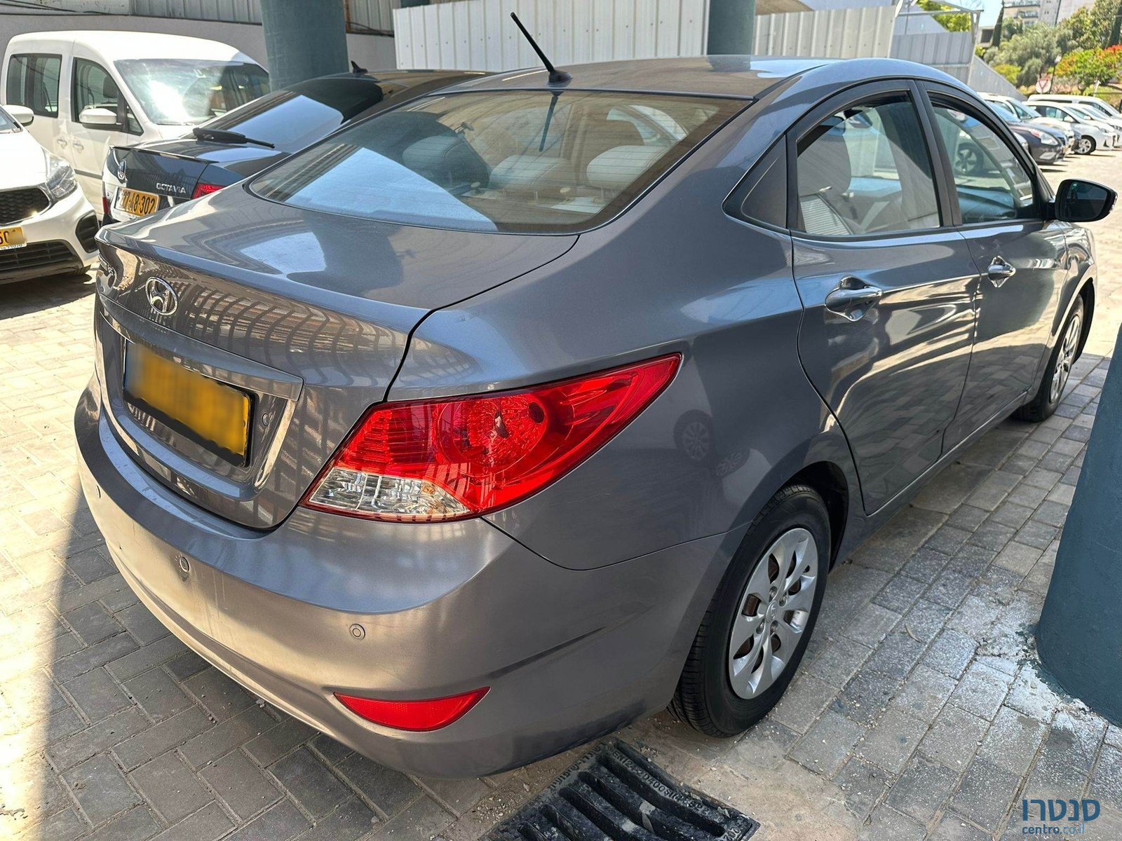 2016' Hyundai i25 photo #3