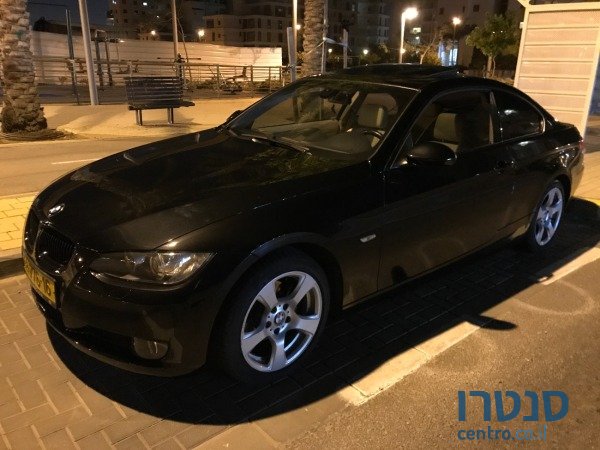 2008' BMW 320 photo #1