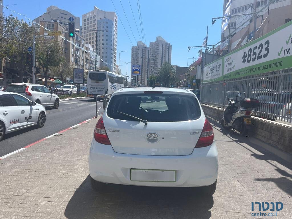 2012' Hyundai i20 photo #6