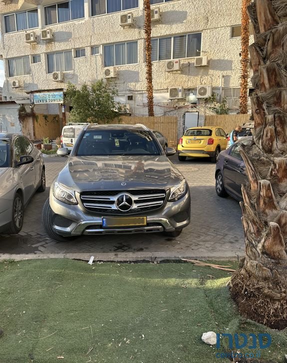 2018' Mercedes-Benz GLC מרצדס photo #1