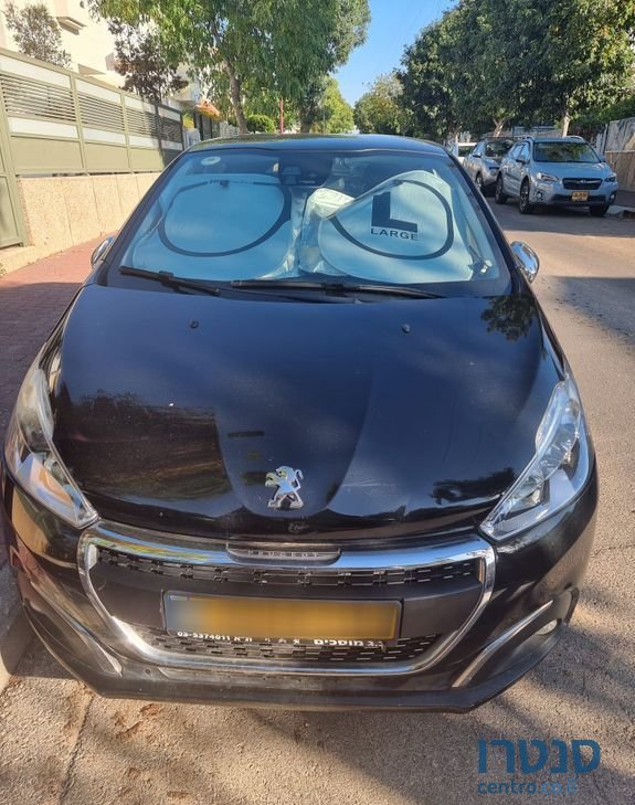 2020' Peugeot 208 פיג'ו photo #2