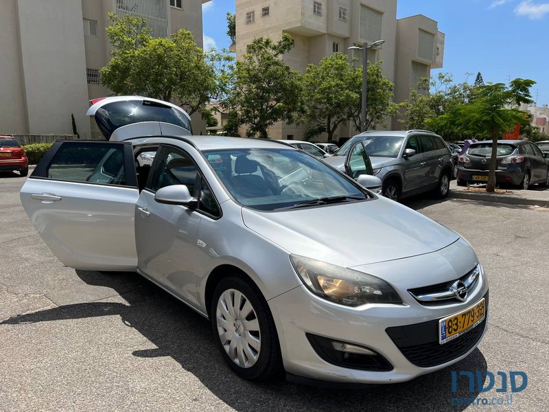 Zo snel als een flits wimper Verstrooien 2014' Opel Astra Berlina Station Wagon for sale. Herzliya, Israel