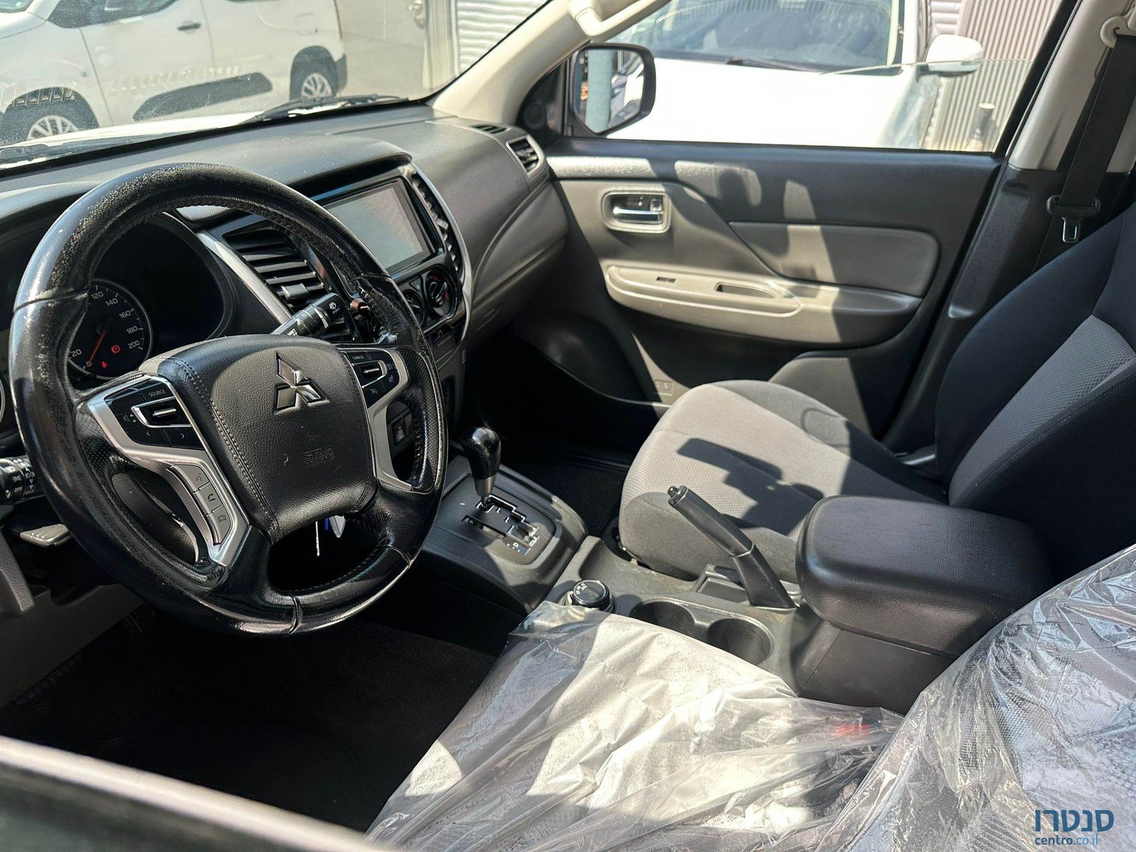 2019' Mitsubishi Triton photo #6