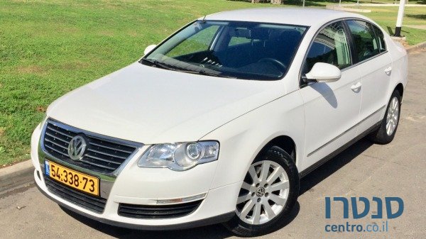 2011' Volkswagen Passat photo #1