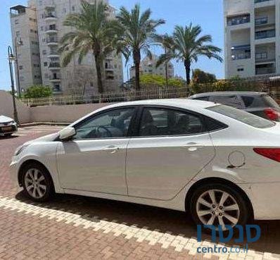 2015' Hyundai i25 יונדאי photo #4