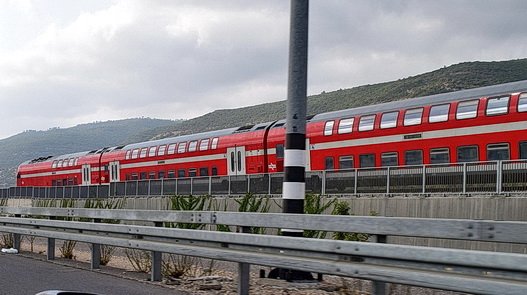The 12 kilometer southern extension of Road 6 has been put on hold because 74 carriages have been bought from Bombardier.