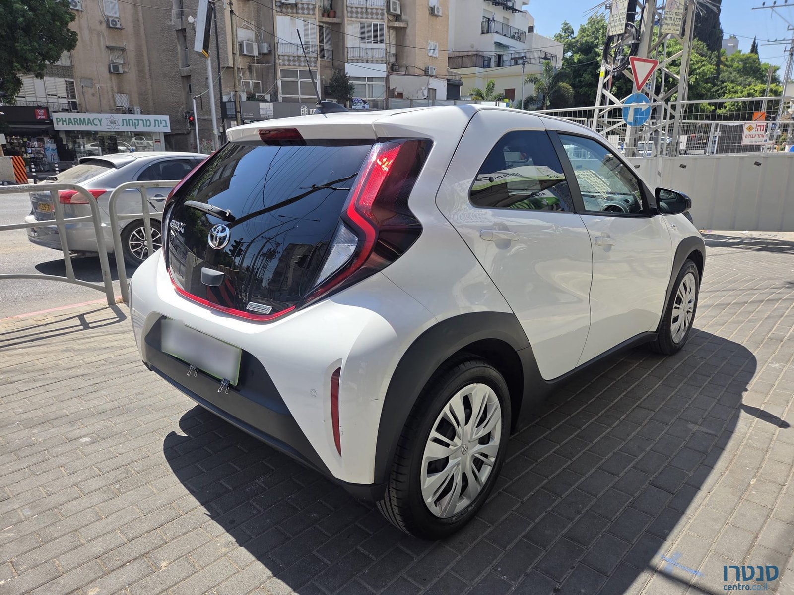 2023' Toyota Aygo photo #6