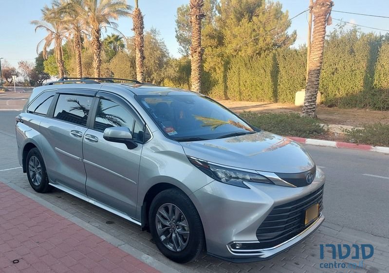 2024' Toyota Sienna טויוטה סיינה photo #1