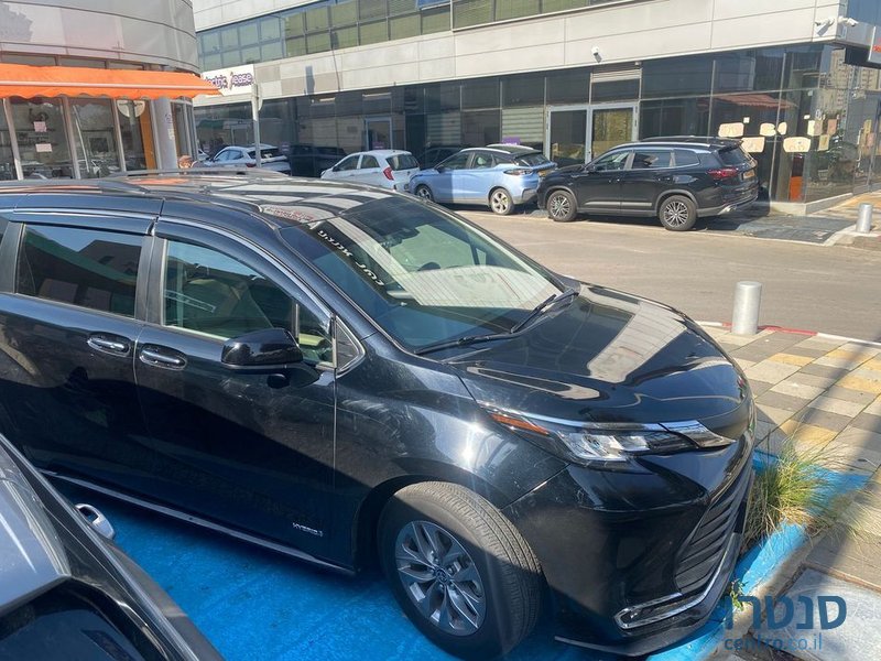 2022' Toyota Sienna טויוטה סיינה photo #1