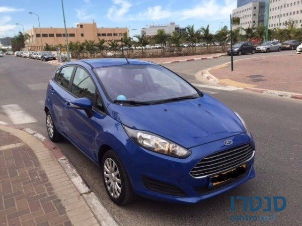 2013' Ford Fiesta photo #1