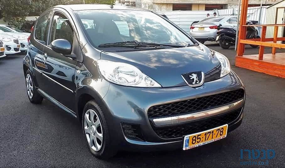 2012' Peugeot 107 photo #2