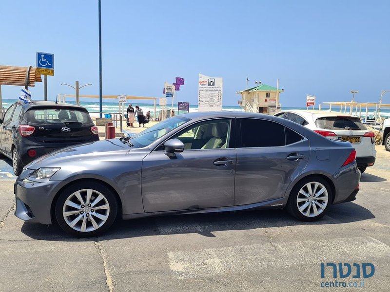 2015' Lexus Is300H לקסוס photo #2