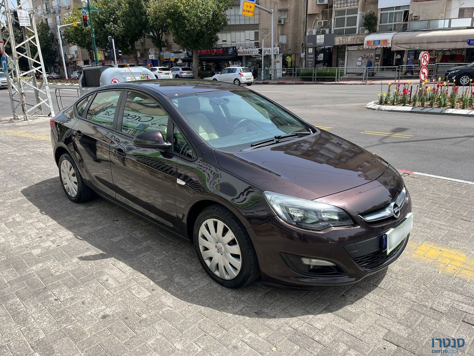 2015' Opel Astra photo #6