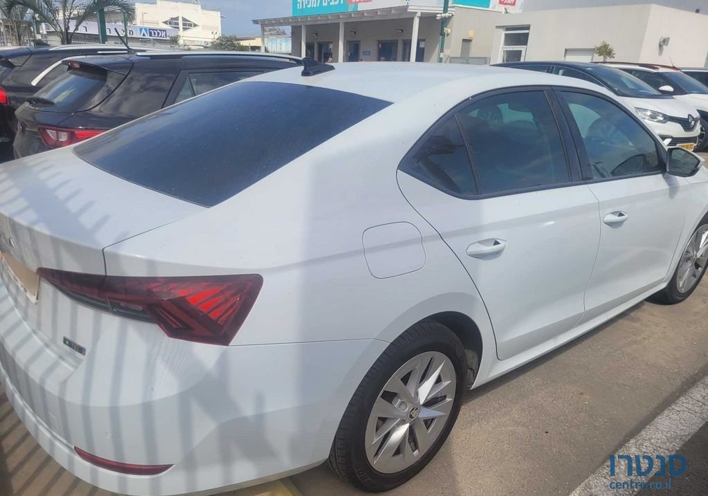 2021' Skoda Octavia סקודה אוקטביה photo #3