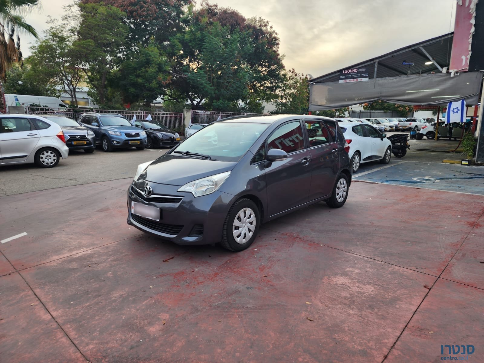 2014' Toyota Verso S photo #1