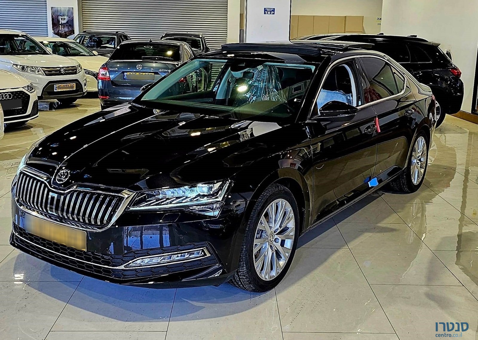 2023' Skoda Superb photo #1