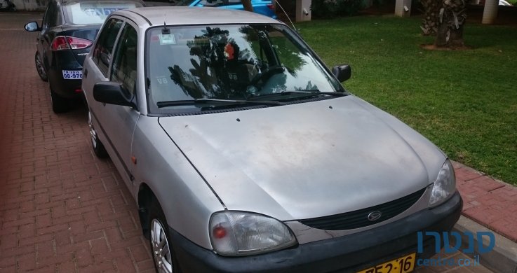 1998' Daihatsu Charade photo #2