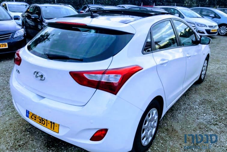 2014' Hyundai i30 photo #2