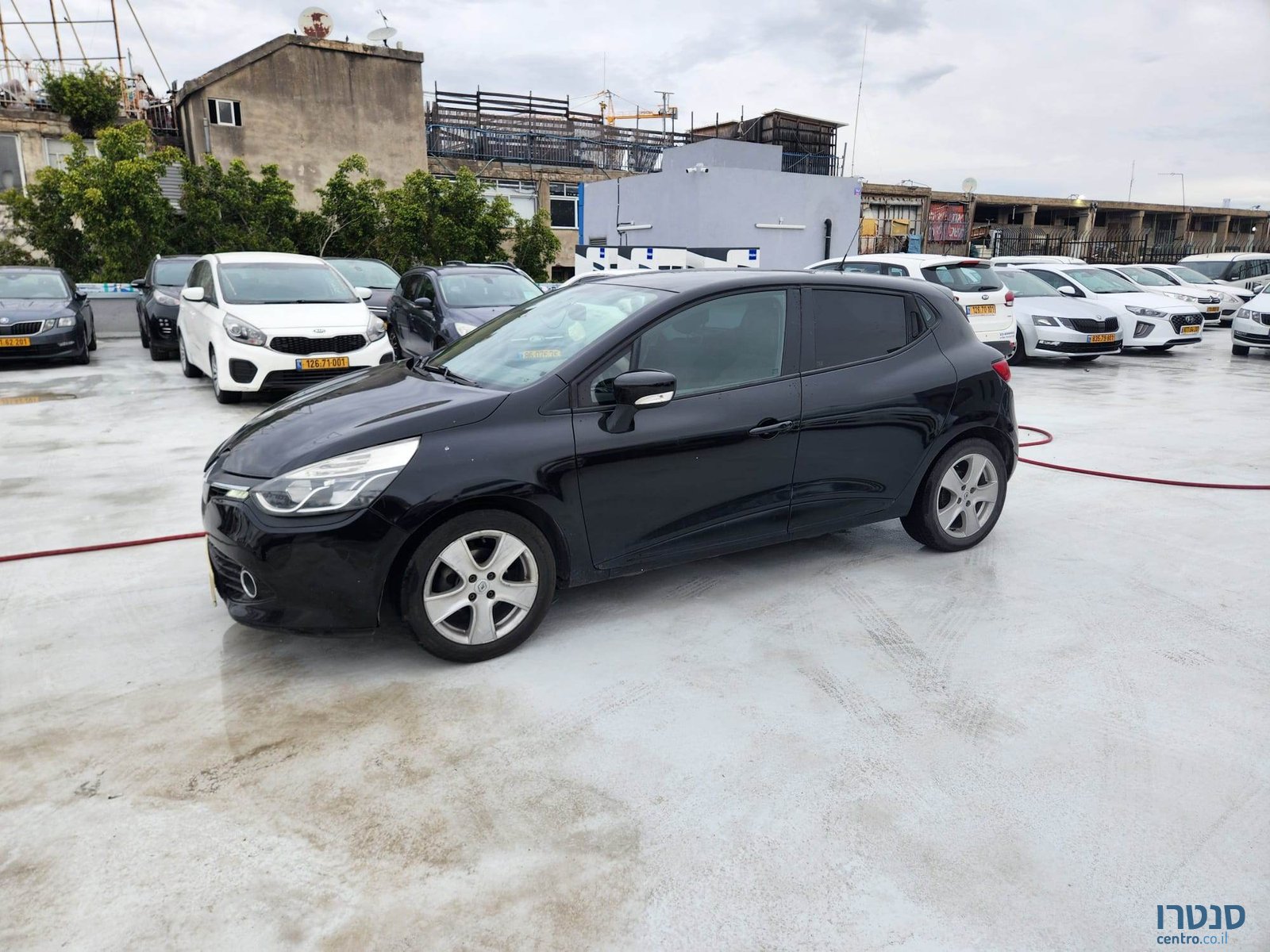 2014' Renault Clio photo #2