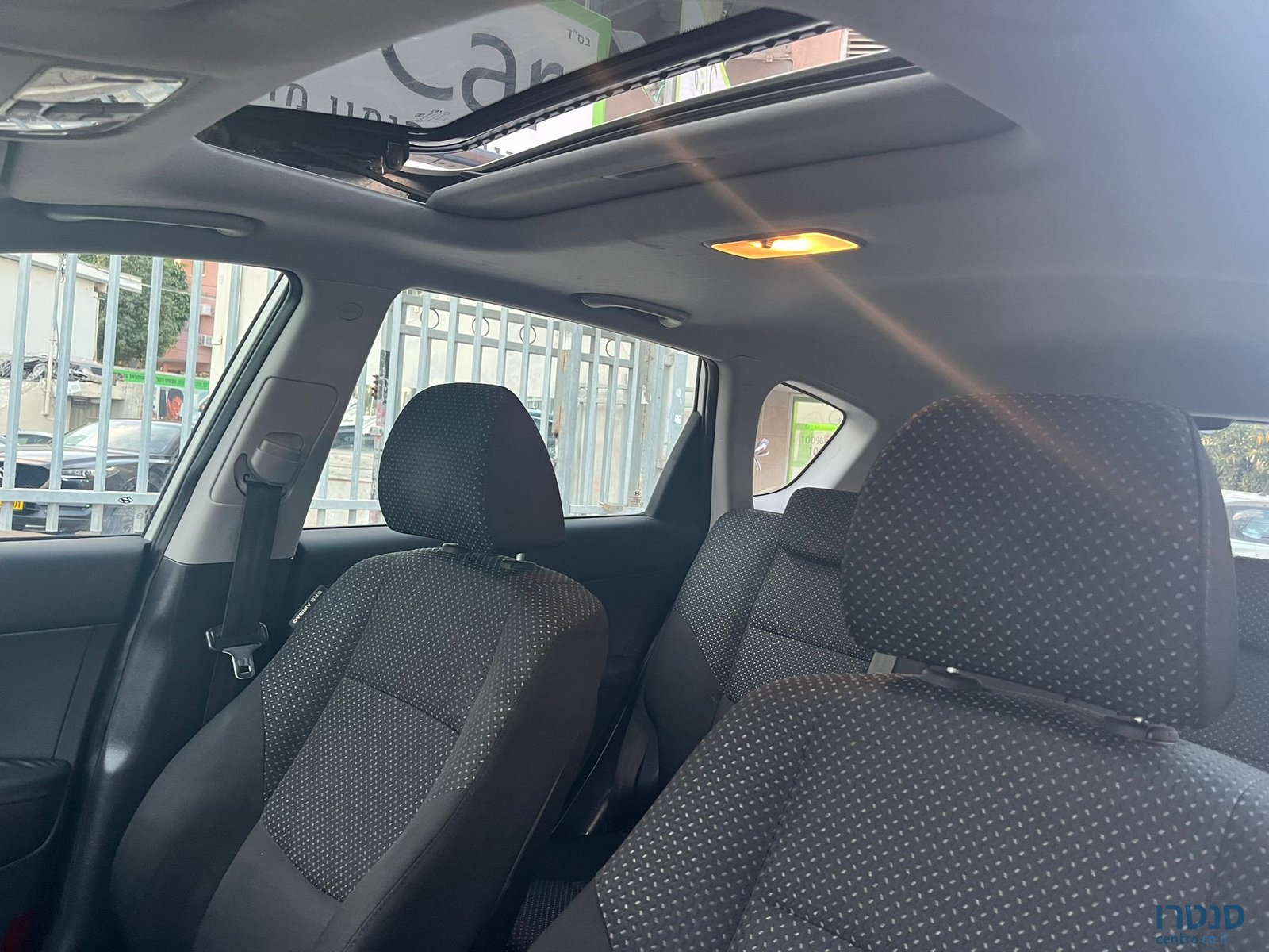 2012' Hyundai i30 photo #2