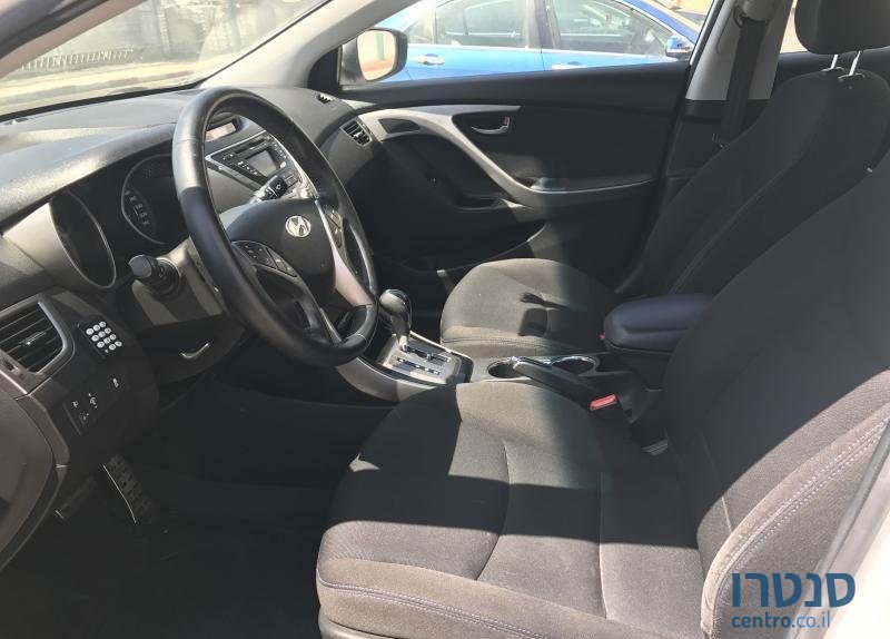 2012' Hyundai i35 photo #5