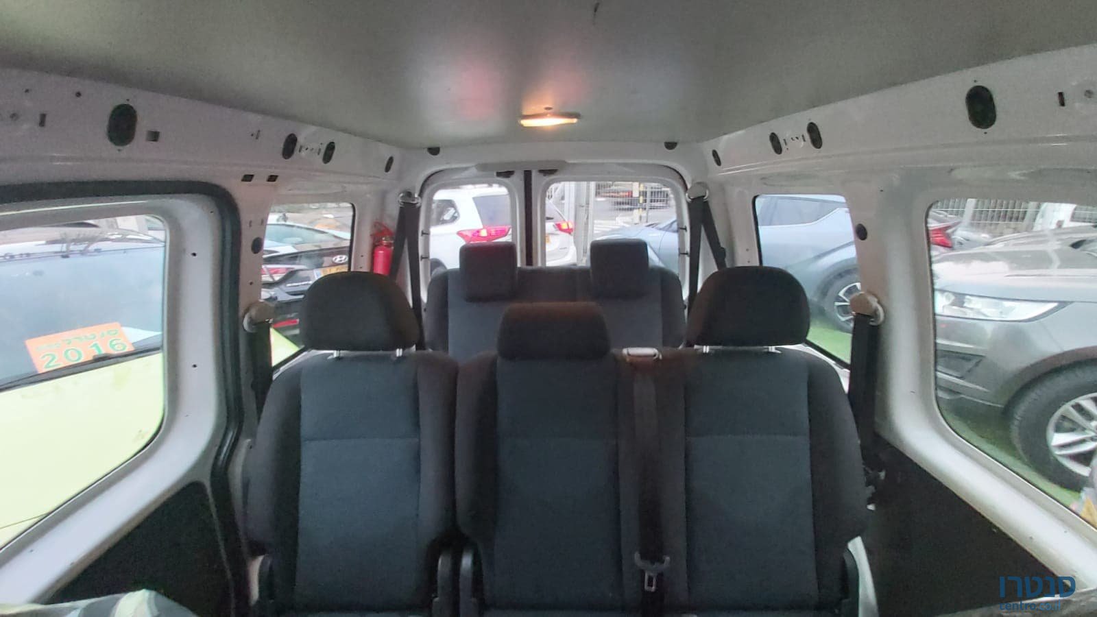 2016' Volkswagen Caddy photo #4