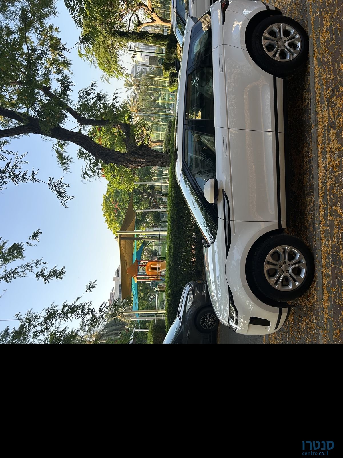 2019' Land Rover Range Rover רובר פרילנד photo #1