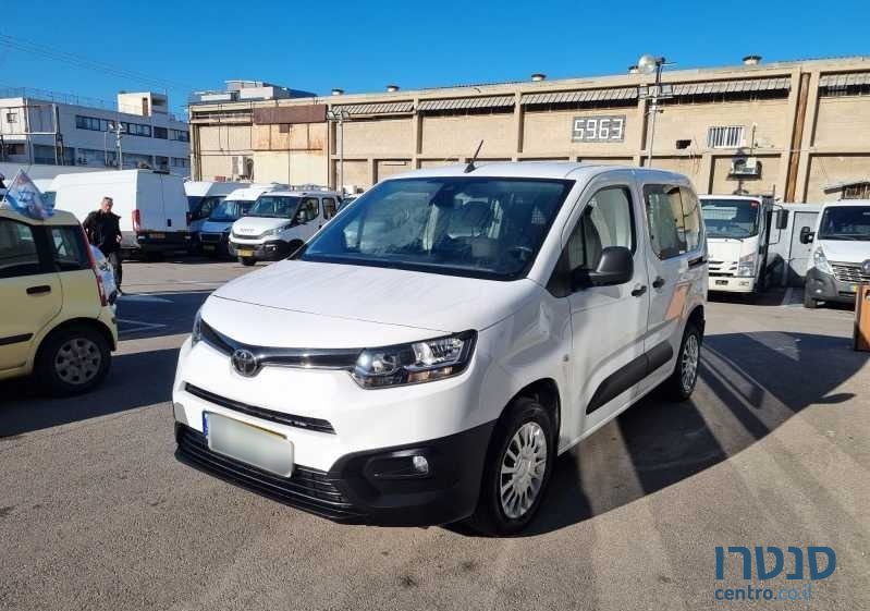 2021' Toyota Prius טויוטה פרואייס photo #1